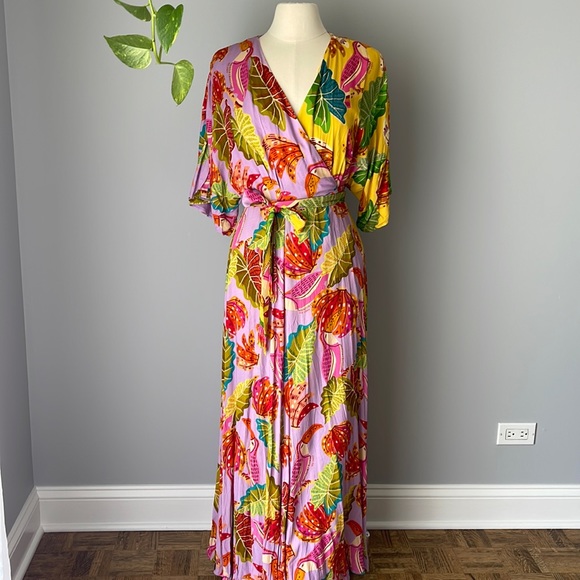 FARM Rio Dresses & Skirts - FARM RIO
Mixed Beaks & Bananas Maxi Wrap Dress size S